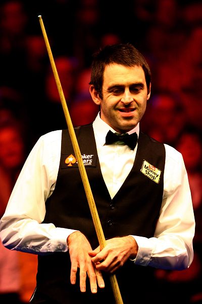 对着木板踢球的小镇姑娘，成为了皇马队史第一人