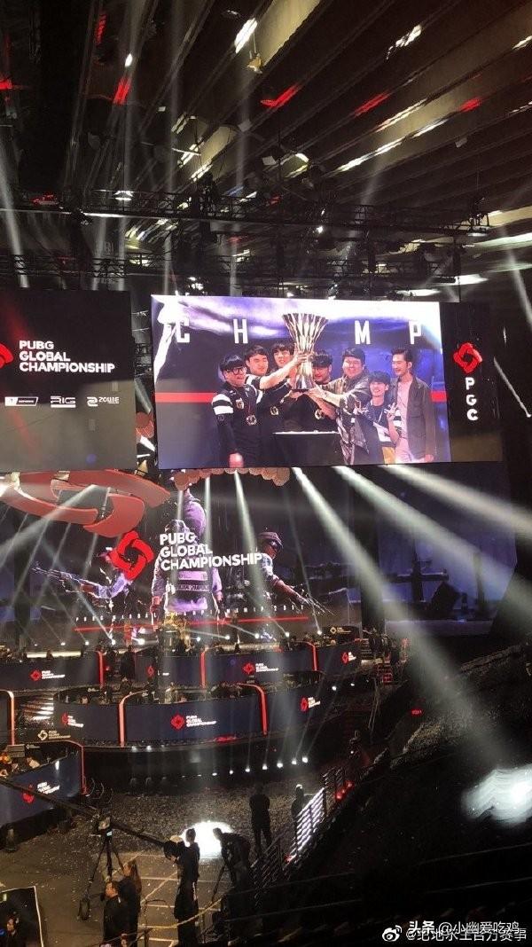 这位年轻的 这位年轻的